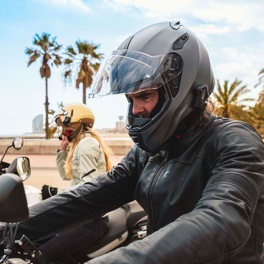 Interfono Midland BT Mini Doppio (2 Pezzi) Comunicazione moto a moto fino a 4 persone e condivisione della musica.