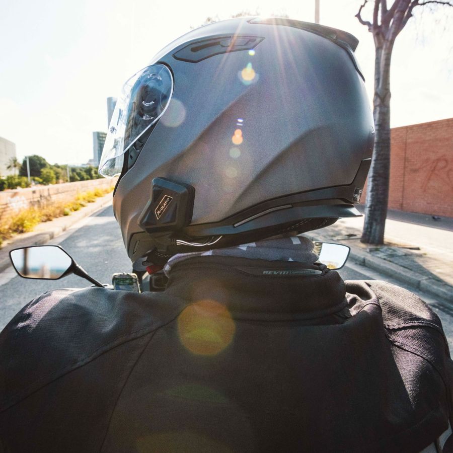 Interfono Midland BT Mini Doppio (2 Pezzi) Comunicazione moto a moto fino a 4 persone e condivisione della musica.