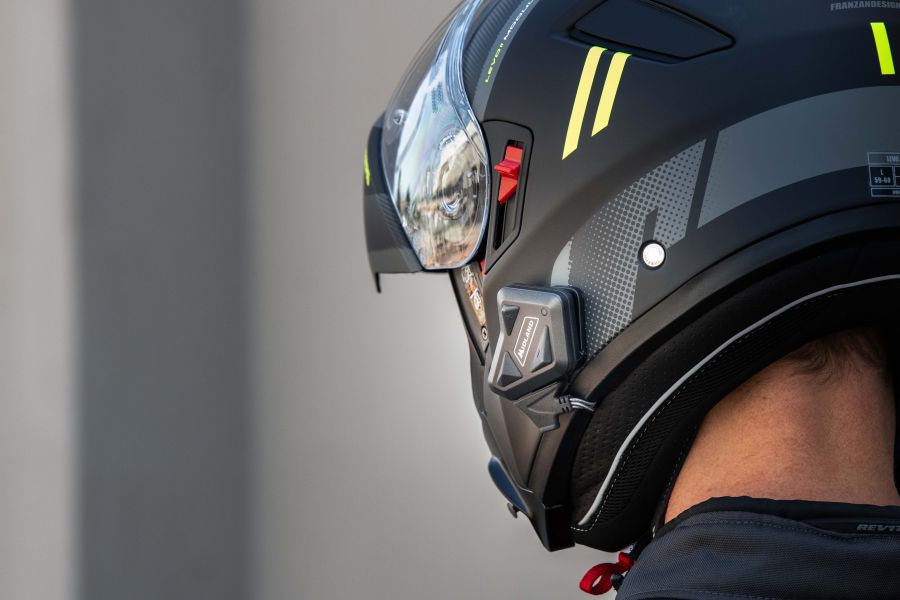 Interfono Midland BT Mini Doppio (2 Pezzi) Comunicazione moto a moto fino a 4 persone e condivisione della musica.