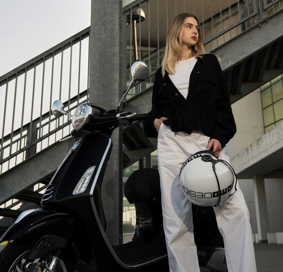 Casco Momo Design jet FGTR EVO Mono E2206 Bianco Quarzo Lucido-Nero